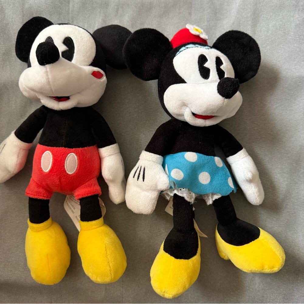 Disney Mickey and Minnie Kissing Plush Set
